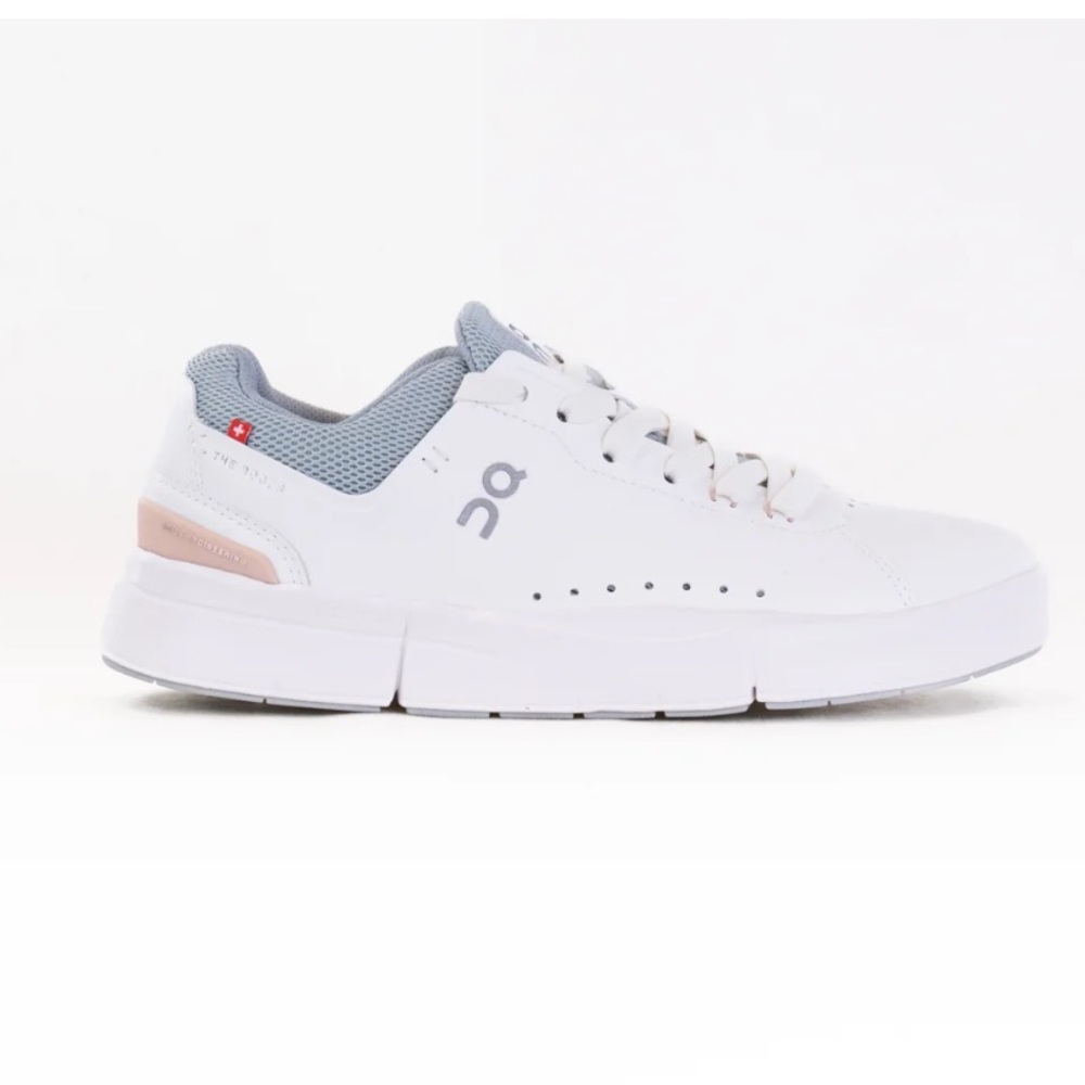 ON THE ROGER ADVANCE SNEAKERS